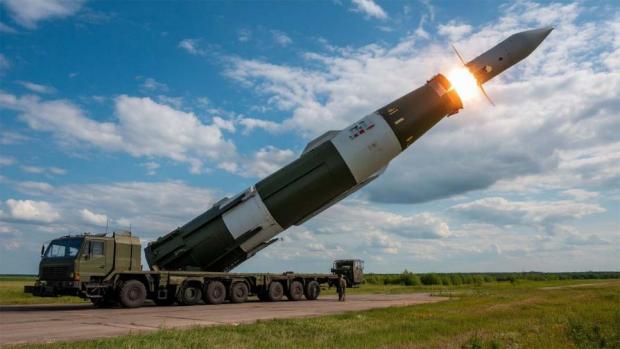 Удар “Орєшніком” по Львову: Військові та цивільні розповіли, що наразі відомо…