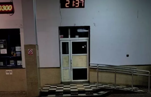 “І це коли на вулиці до мінус 15 градусів морозу”: У Чернівцях ветерана вигнали з автовокзалу через закриття зали очікування (фото)