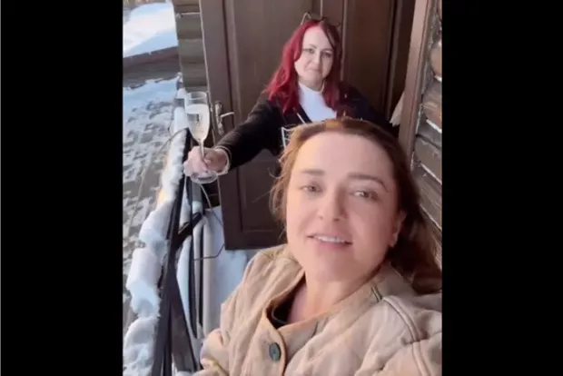 З Тенерифе – в сувору реальність: Наталія Могилевська показала, як її родина повернулася з відпустки у змерзлий дім (відео)