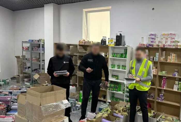 Підпільний бізнес на мільйони: на Хмельниччині викрили виробників контрафактних електронних сигарет