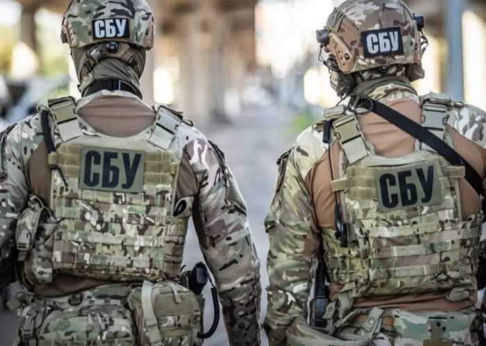 Правоохоронці затримали рекетирів, які «вибивали» гроші з мешканців Львівщини