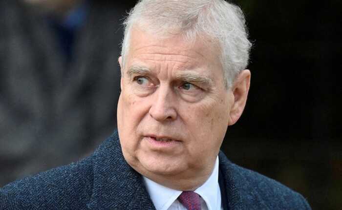 Експринц Ендрю знову з’явився у файлах Епштейна з невідомою жінкою