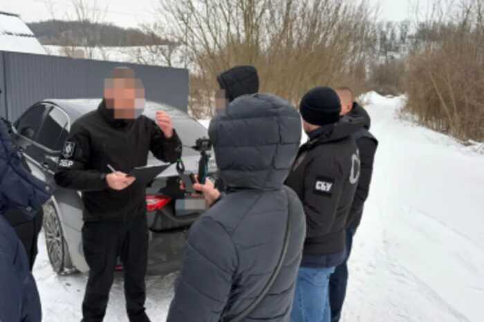 На Черкащині затримали правоохоронця, який вимагав 5 тисяч доларів за зняття військовозобов’язаного з розшуку