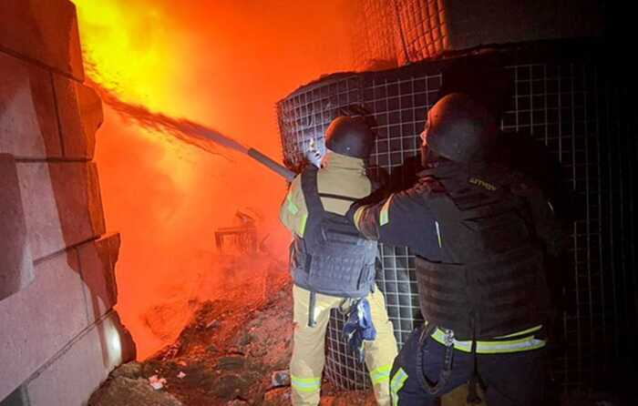 Загарбники атакували енергетику Одещини, спалахнули пожежі