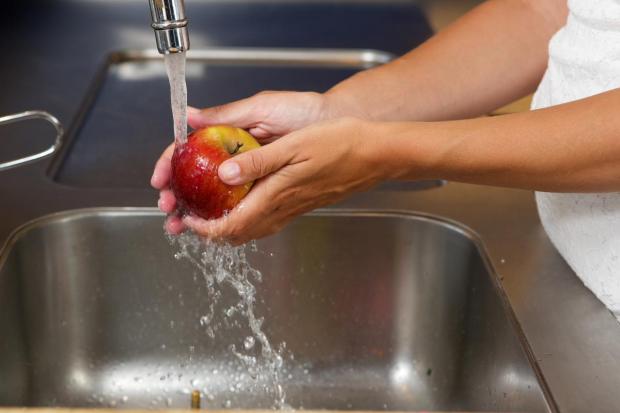 В Україні можуть запровадити графіки відключення води, – експерт