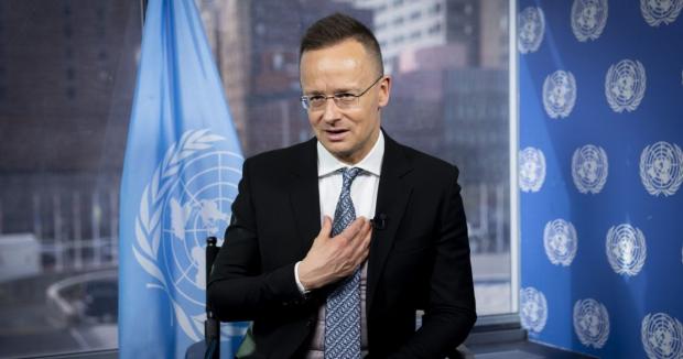 Кошти української військової мафії”: Угорщина зробила дивну заяву про викрадені гроші “Ощадбанку