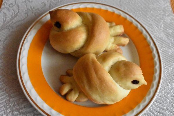 Народні прикмети на 9 березня. Обережно поводьтеся з ножом. Чому в цей день українці традиційно випікали з тіста птахів