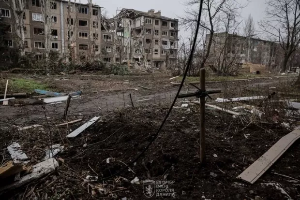 “Від деяких будівель залишилися лише фундаменти”: Росіяни стирають з лиця землі Костянтинівку (фото)