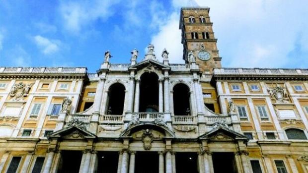 Традиція триває століттями: Філіп VI прийняв у Римі високу спадкову посаду іспанських королів в одній з найбільших святинь Вічного міста