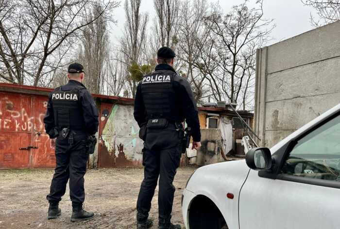 Намагався вкрасти круасани: у Словаччині затримали українця, який переправляв ухилянтів за кордон