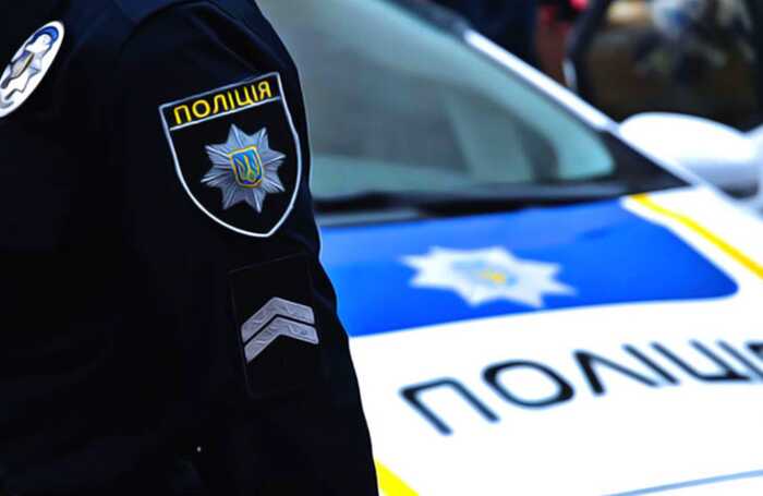 Слідчий поліції Сергій Педорич орендує квартиру у своєї матері і регулярно виграє у російському онлайн-казино