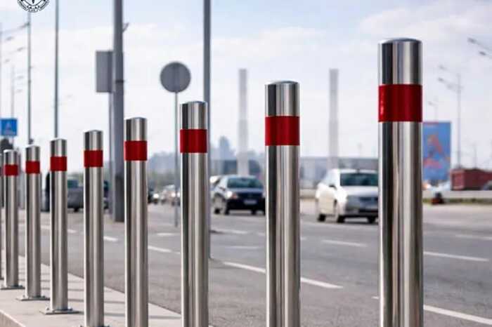 Чиновника “Київавтошляхмісту” підозрюють у закупівлі неякісних стовпчиків на 775 тисяч гривень