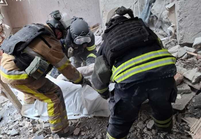 Рятувальники завершили розбір завалів після авіаудару у Дружківці: троє загиблих та 16 поранених