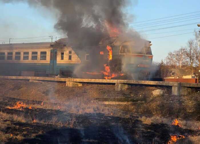 На Сумщині безпілотник атакував приміський поїзд