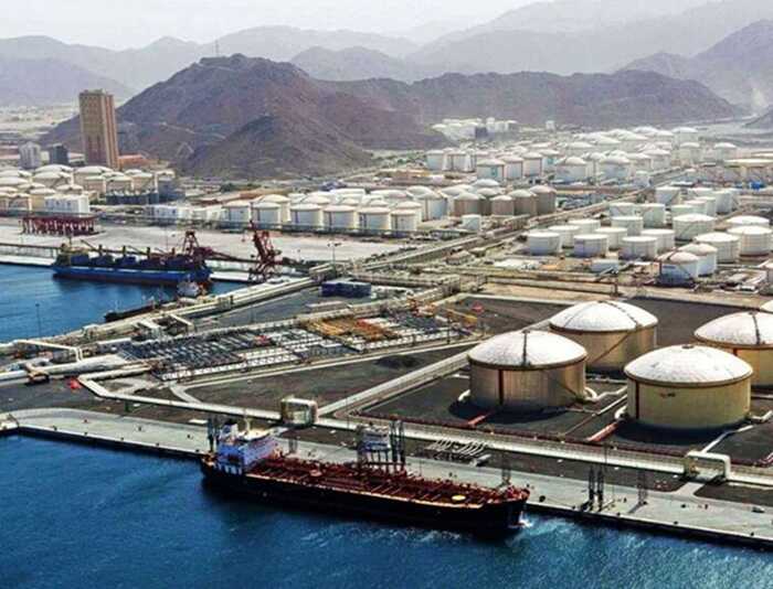 ОАЕ призупинили експорт нафти після удару Ірану по ключовому порту