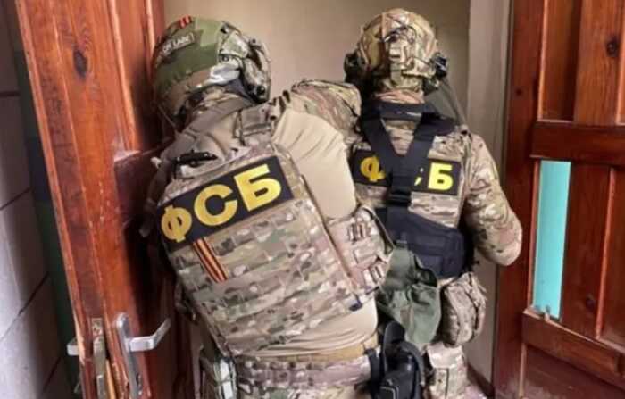 ФСБ «полює на терористів», а під суд ідуть навіть діти: що відбувається на окупованих територіях