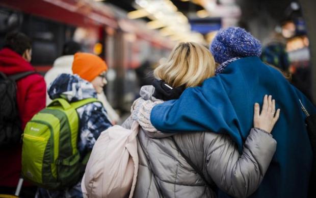 Вкажуть на двері? Чи повертатиме ЄС чоловіків до України – відповідь влади