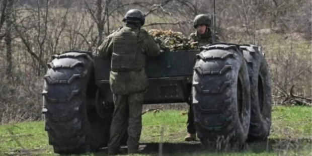 Добре помітний через значні розміри: На фронті вперше зафіксували російський НРК “Челнок” (фото)