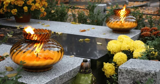 Поминальні дні-2026: Ось коли йти на кладовище і що брати з собою