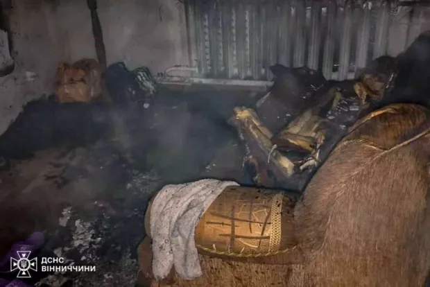 У Вінниці електроковдра ледь не спопелила пенсіонерку разом із її оселею (фото)