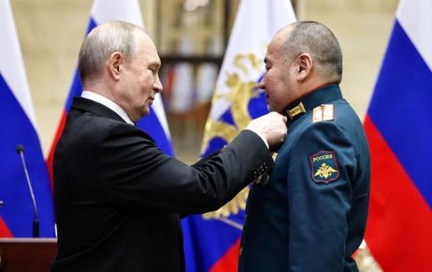 У Кобзона гості: Дрони "мінуснули" окупанта, який звітував Путіну про "взяття" Сіверська (відео)