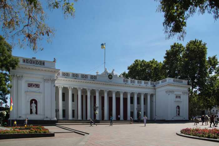 Без аукціону за 6,5 мільйона: мерія Одеси віддала підряд на демонтаж у пологовому будинку №5 знайомій фірмі