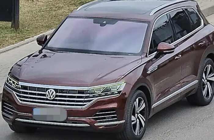 Будинок, квартира та елітне авто: начальника Рівненської митниці підозрюють у незаконному збагаченні