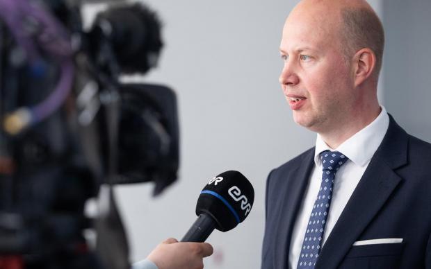 Тим кому гроші застилають очі, сумління і здоровий глузд: Глава МВС Естонії заявив, що пускати російських туристів в Європу – аморально