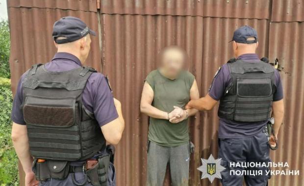 На Буковині затримали 54-літнього стрільця, який під час обшуку поранив поліцейських і більше тижня переховувався від покарання