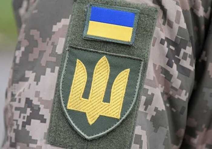 В Ірпені чоловіка силоміць затягували до поліцейського авто під крики про допомогу