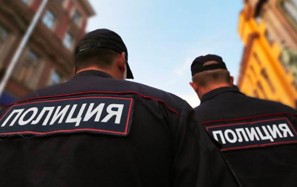 Скрепний бізнес: Російський поліцейський залякував дрібних злочинців одружуватись на повіях, підписувати контракт на "СВО", в виплати забирав собі