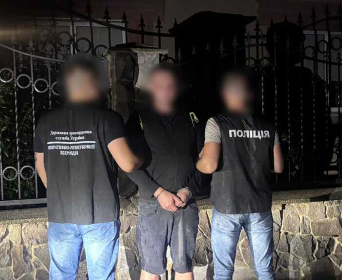 На Закарпатті затримали чоловіка, який за 12 тисяч доларів переправляв військовозобов’язаних до Угорщини