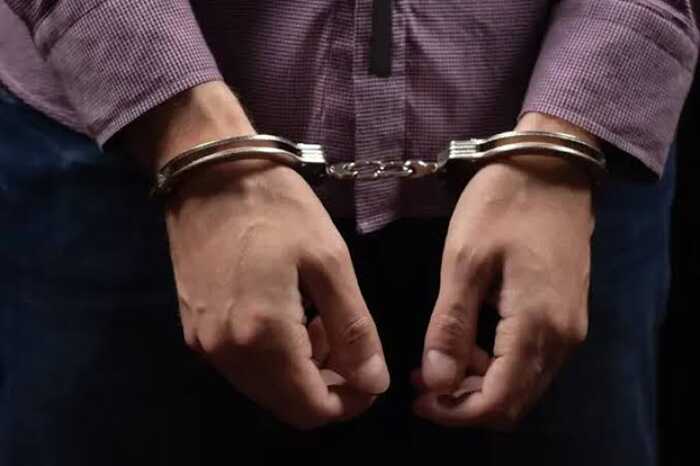 Фіктивні шлюби та виїзд за кордон за 15 тисяч доларів: жительку Вінниччини засудили до 7,5 року