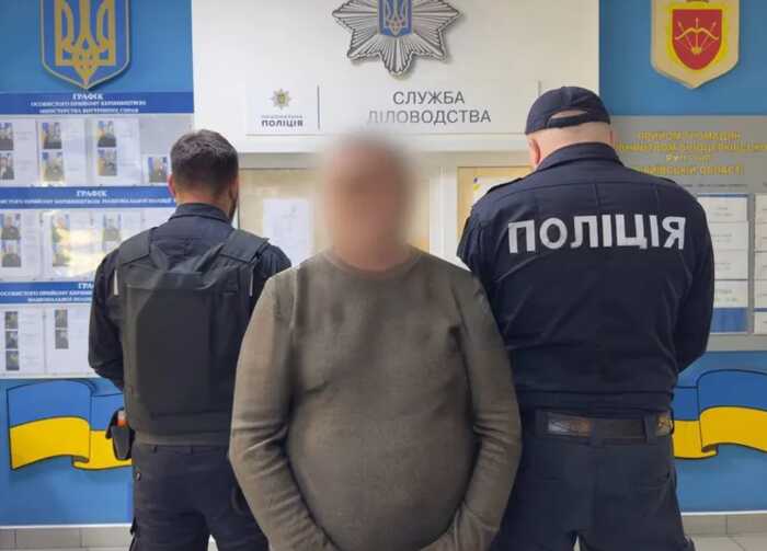 На Київщині чоловік назвався батьком загиблого воїна та привласнив 3,5 мільйона гривень