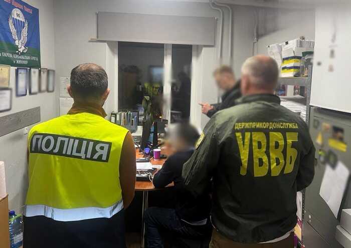 5,4 мільйона гривень на неякісні грілки для прикордонників: підозру отримав депутат Харківської міськради