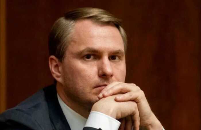 Руслан Кравченко щонайменше п’ять разів їздив у закордонні відрядження із фігурантом операції «Карфаген»